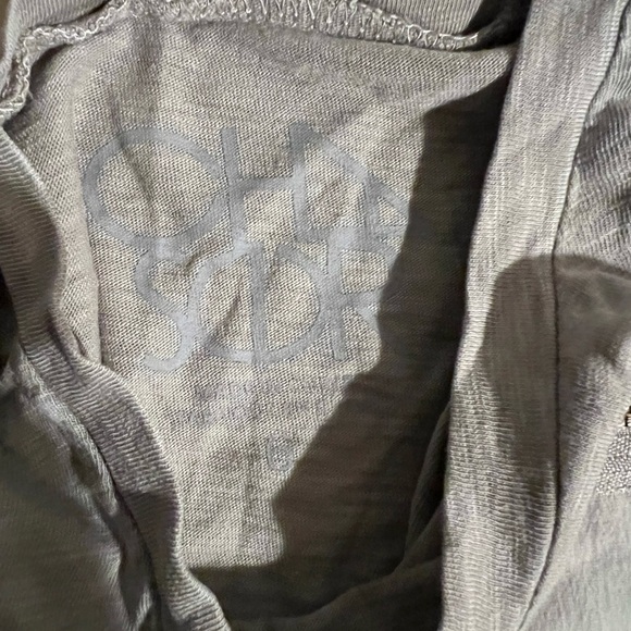 Chaser Grayish Green Pocket zipper T-shirt size 6 NWT - Picture 3 of 3